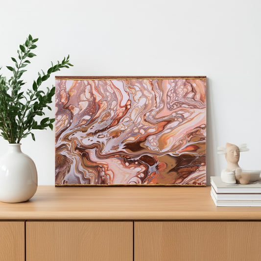 Acrylic Pouring Bild in weiß und beige auf Kommode